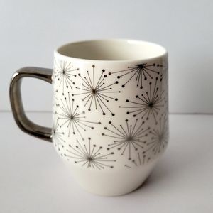 Edible Arrangements White And Silver Coffee Mug Winter Edition 25 Ounces